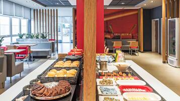 Daily full breakfast (BRL 53.00 per person)