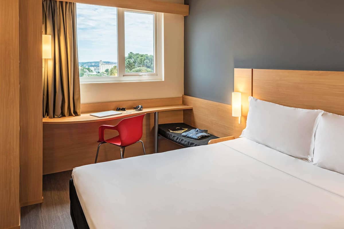 minibar, in-room safe, desk, soundproofing