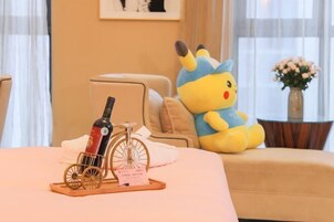 Minibar, in-room safe, alarm clocks