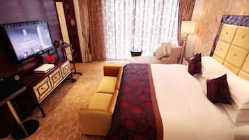 Minibar, in-room safe, alarm clocks