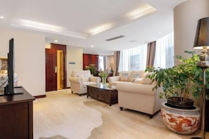 Minibar, in-room safe, alarm clocks