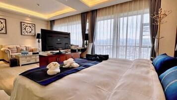 Minibar, in-room safe, alarm clocks