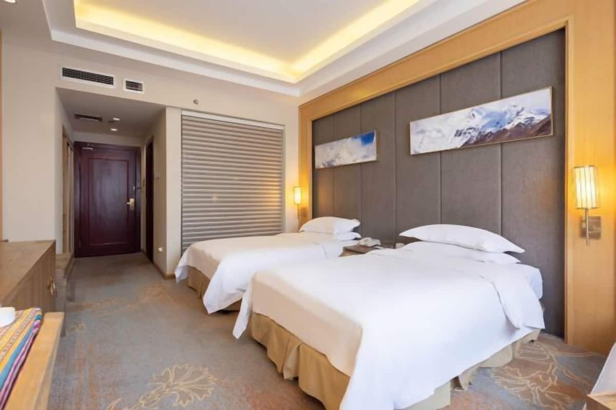 Minibar, caja de seguridad en la habitación y despertador