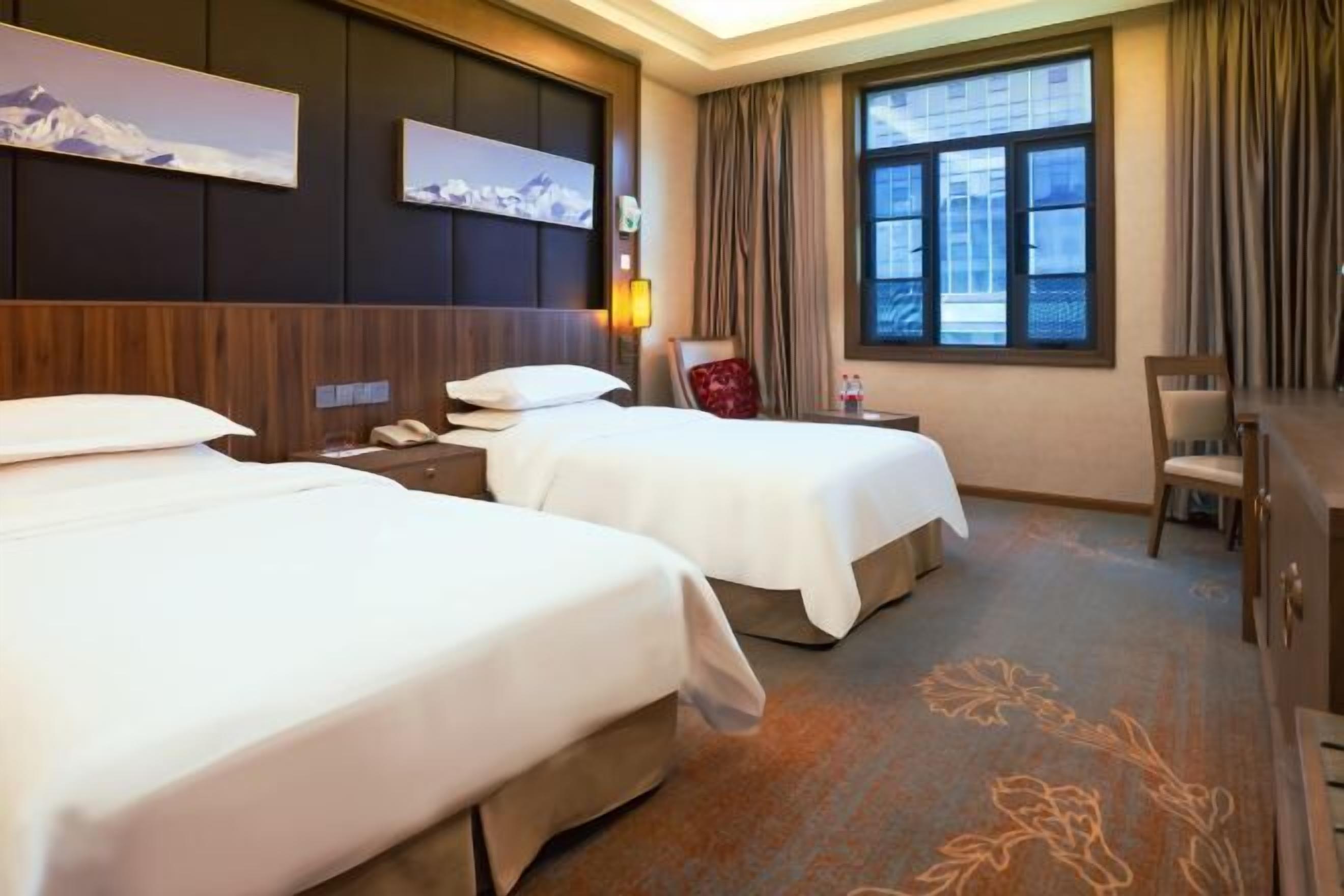 Minibar, in-room safe, alarm clocks