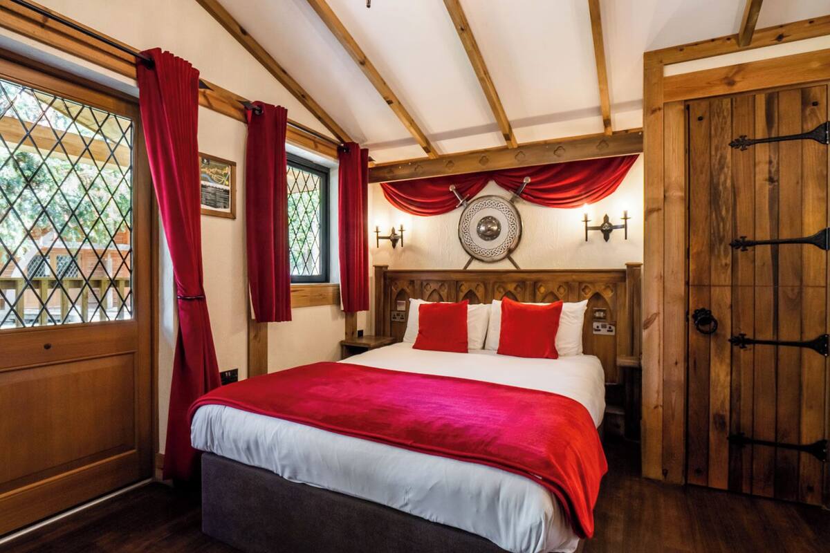 Alpehytte, tilpasset bevegelseshemmede (Woodland Lodge) | Wi-fi (inkludert) og sengetøy