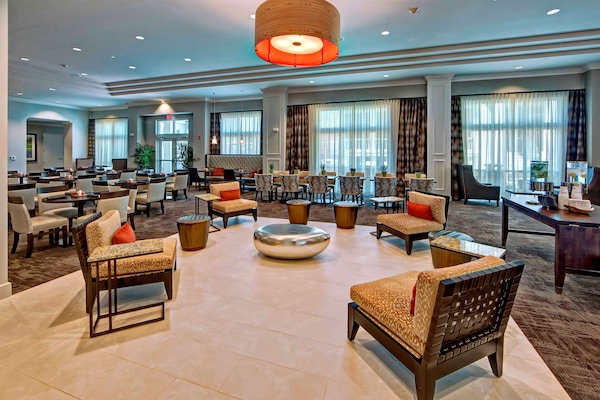 Breakfast served, American cuisine