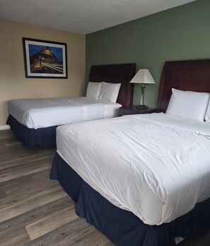 Iron/ironing board, free WiFi, bed sheets - Nashoba Valley Inn & Suites (Ayer)