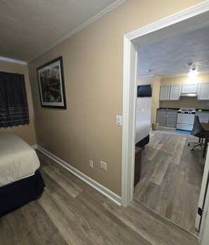 Suite | Iron/ironing board, free WiFi, bed sheets - Nashoba Valley Inn & Suites (Ayer)