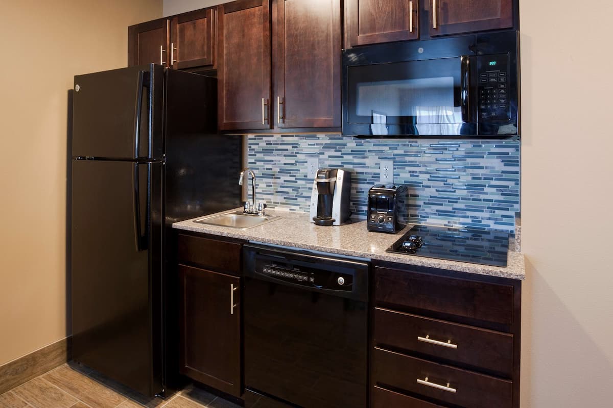 fridge, microwave, coffee/tea maker