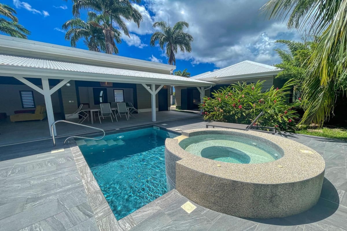 Grand Villa, 3 Bedrooms, Bathtub | View from room