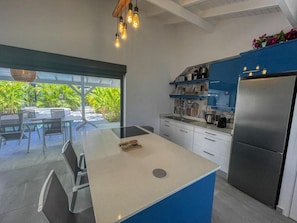 디럭스 빌라, 침실 3개, 온수 욕조, 수영장 전망 | 전용 주방 | 전자레인지, 쿡탑, 식기 세척기, 에스프레소 메이커