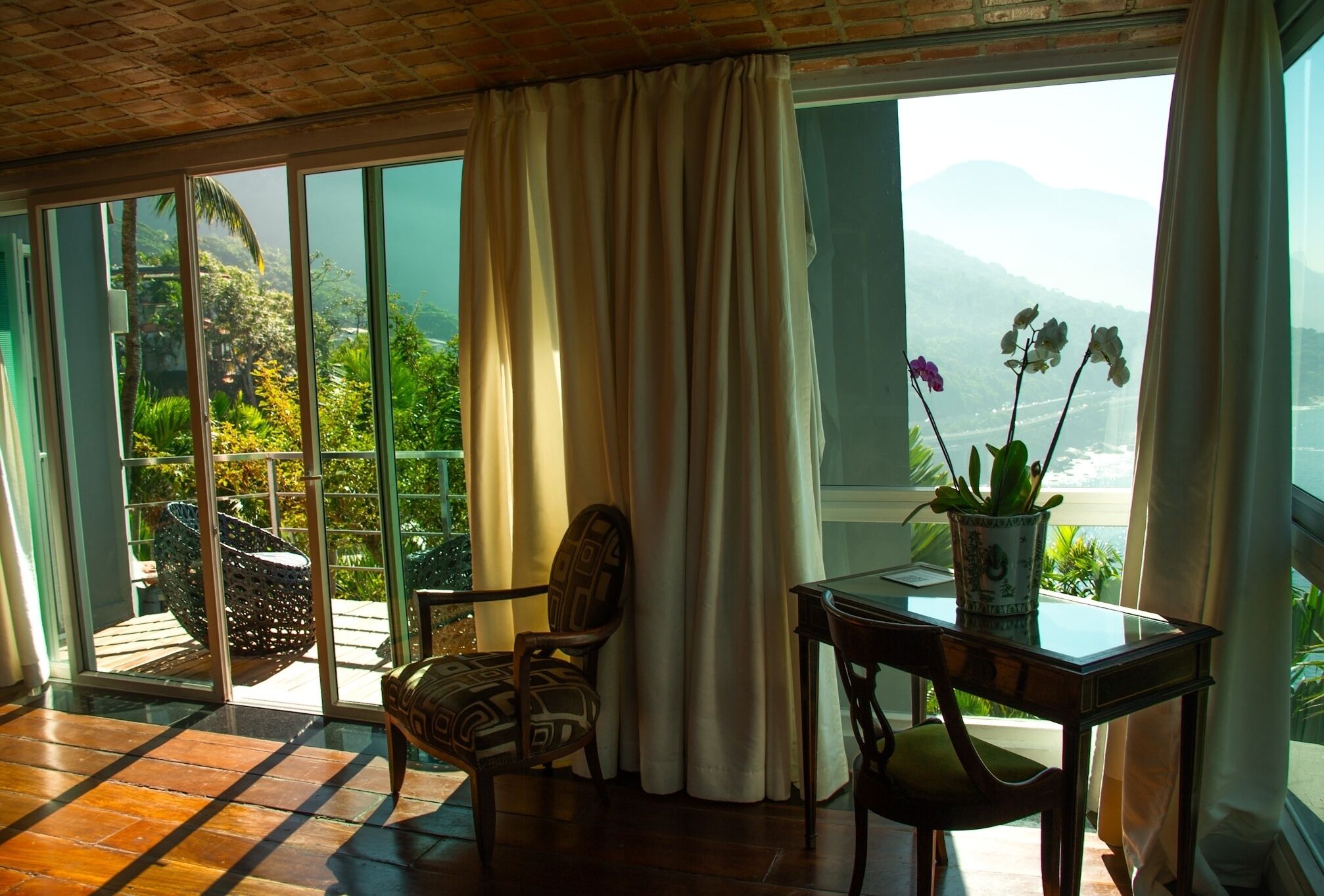 Prestige Suite | Blackout drapes, soundproofing, iron/ironing board (on request)