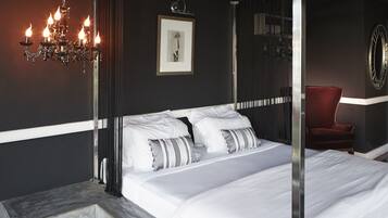 Prestige Suite | Blackout drapes, soundproofing, iron/ironing board