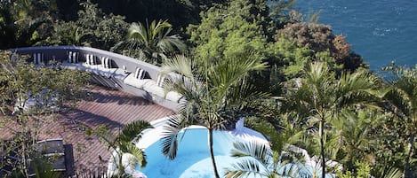 Outdoor pool, sun loungers