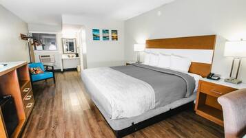 Cassaforte in camera, una scrivania, ferro/asse da stiro, Wi-Fi gratuito