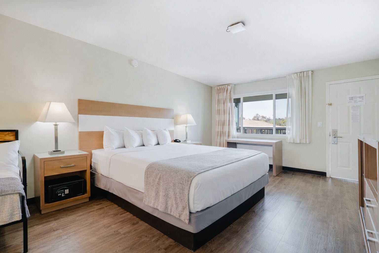 In-room safe, desk, iron/ironing board, free WiFi