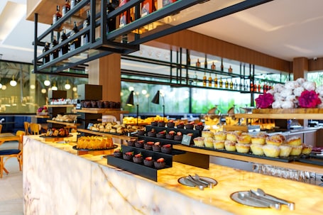 Free daily self-serve breakfast. Pousada Apple House Paraty
