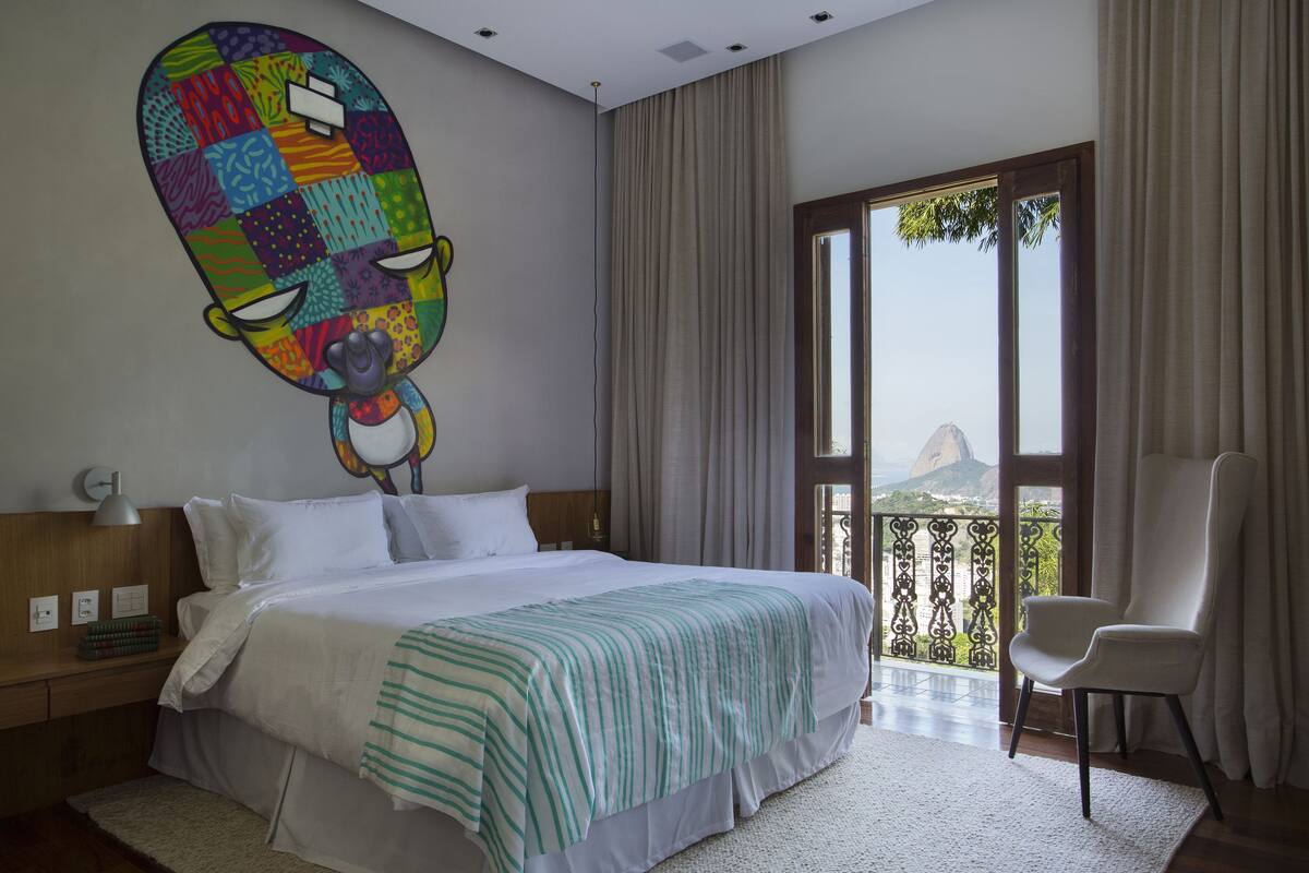 Superior suite | Luxe beddengoed, een kluis op de kamer, verduisterende gordijnen
