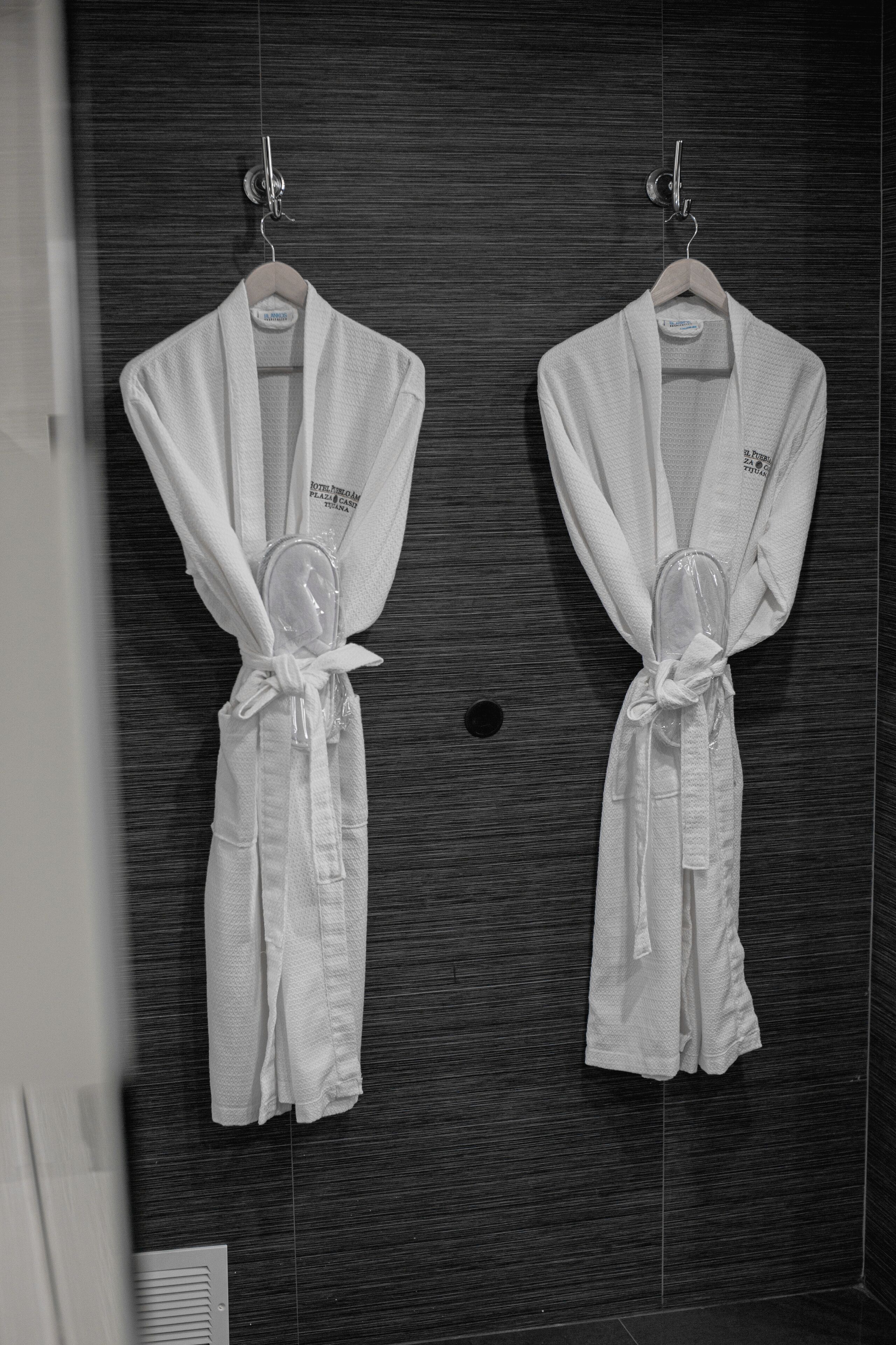 presidential suite | bathroom | shower, free toiletries, hair dryer, towels