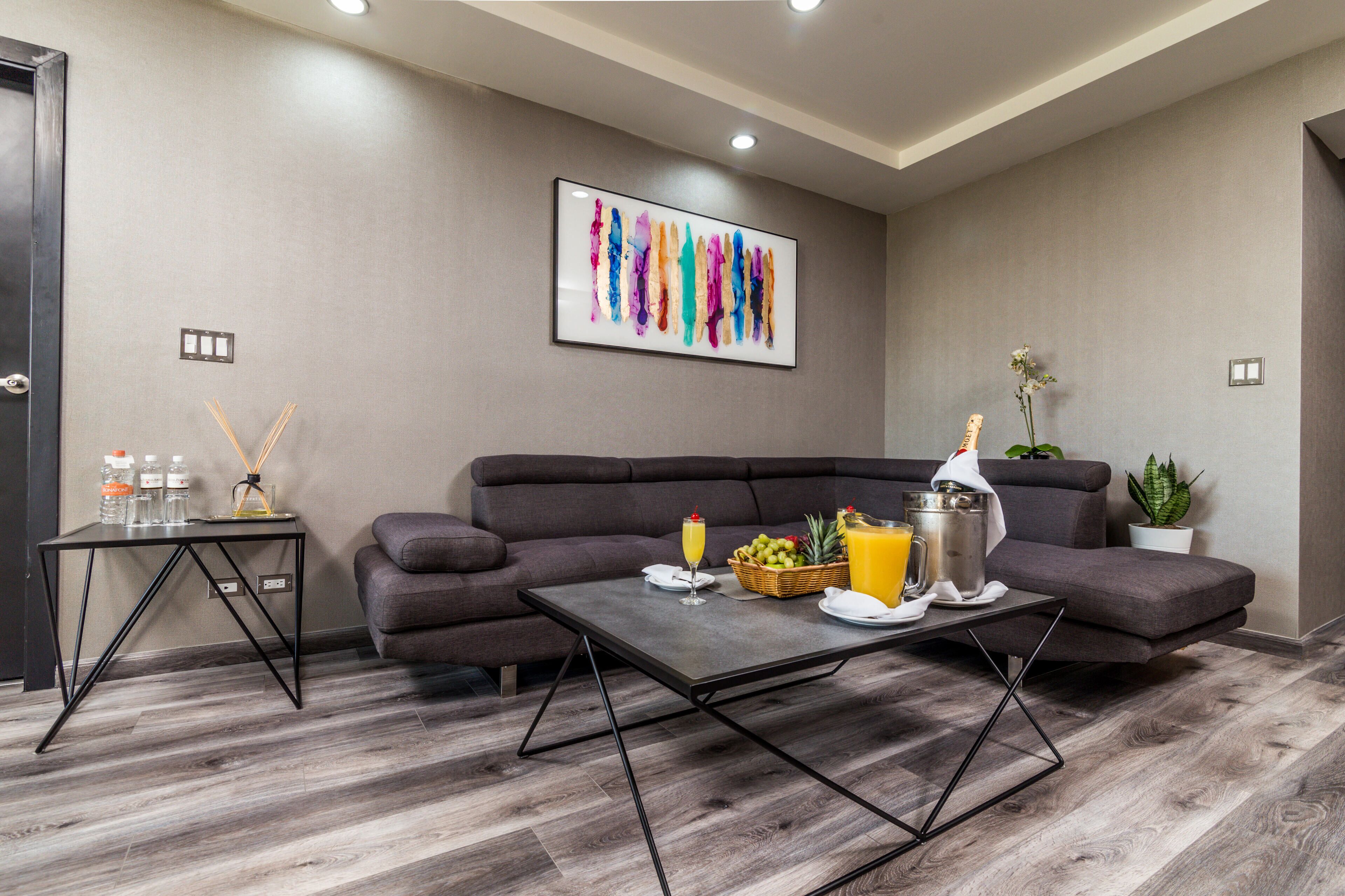 Pueblo Amigo Suite | Living room