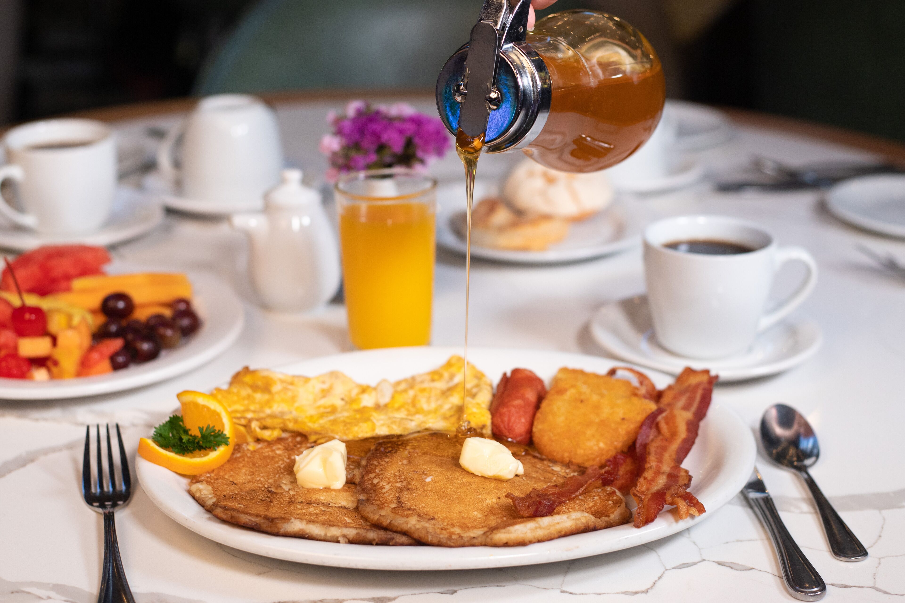 Daily buffet breakfast (MXN 800 per person)