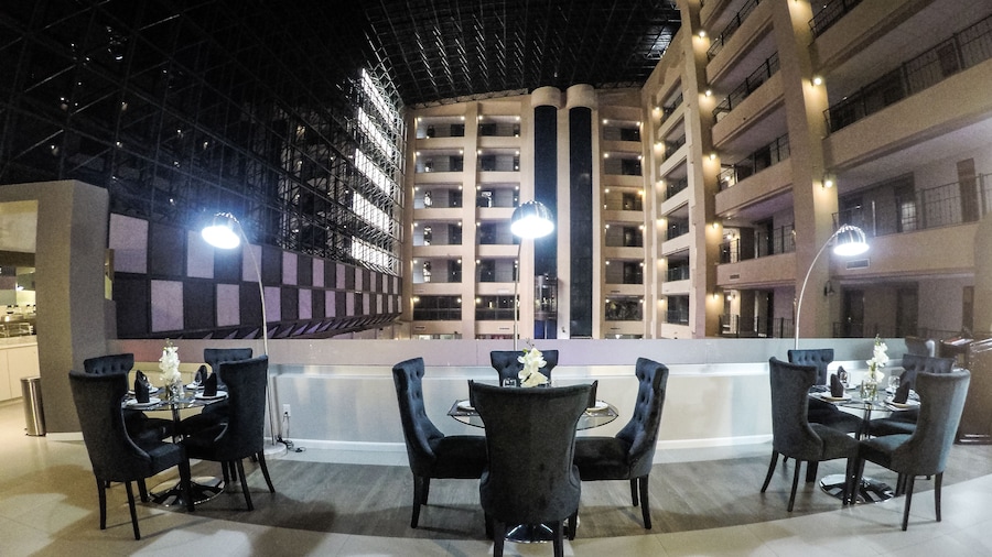 Hotel Pueblo Amigo Plaza & Casino