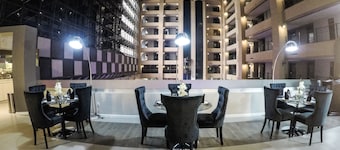 Hotel Pueblo Amigo Plaza & Casino