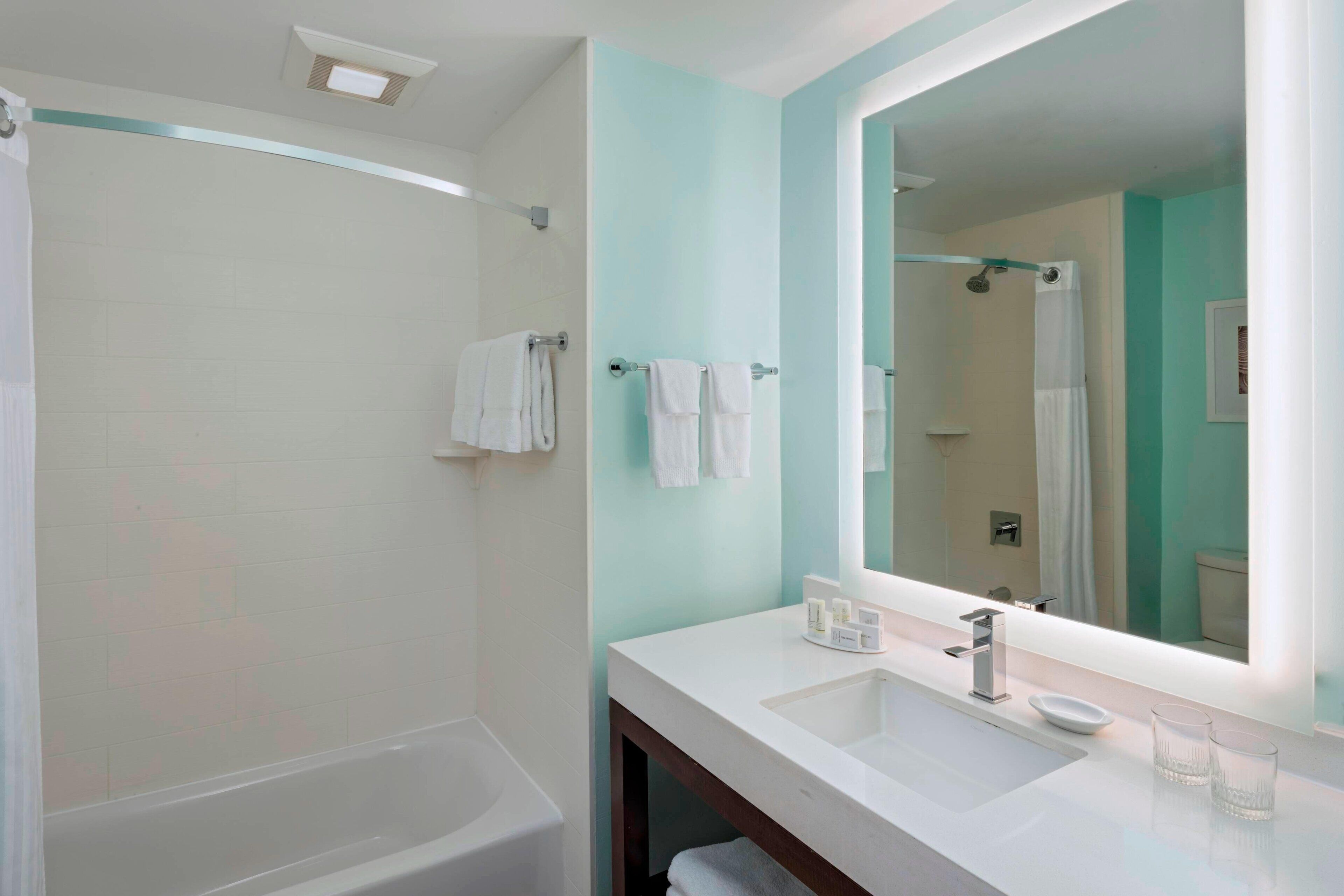 Courtyard by Marriott Nassau Downtown/Junkanoo Beach