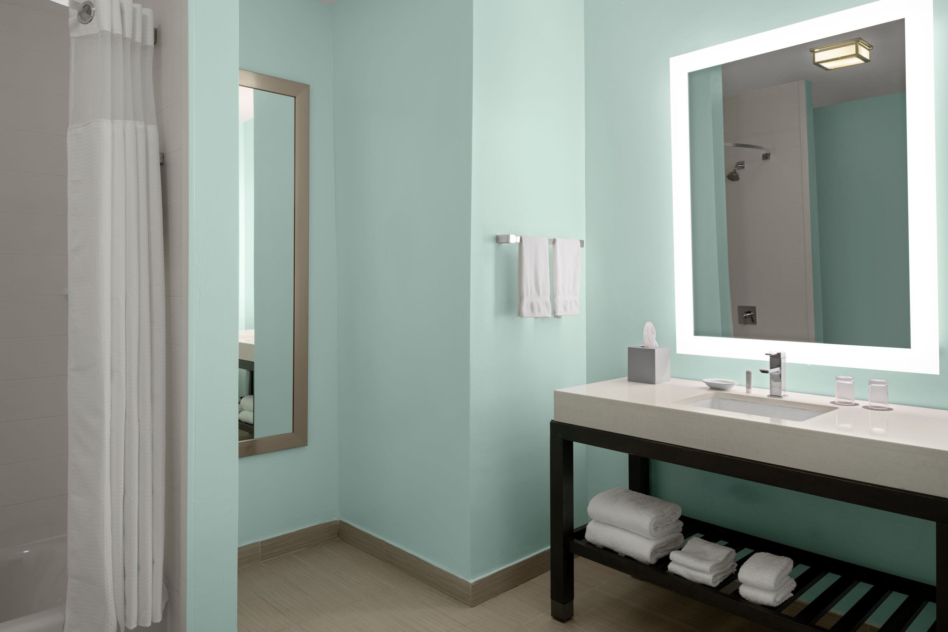 Photo - Courtyard by Marriott Nassau Downtown/Junkanoo Beach