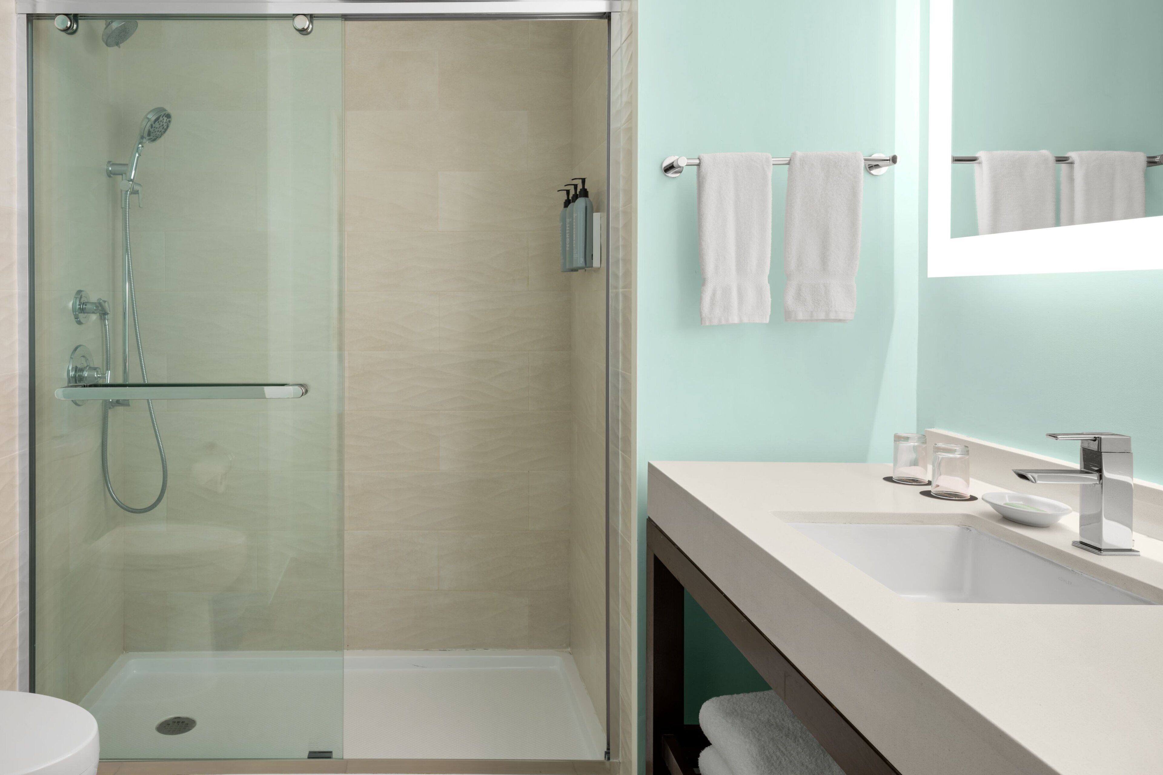 Photo - Courtyard by Marriott Nassau Downtown/Junkanoo Beach