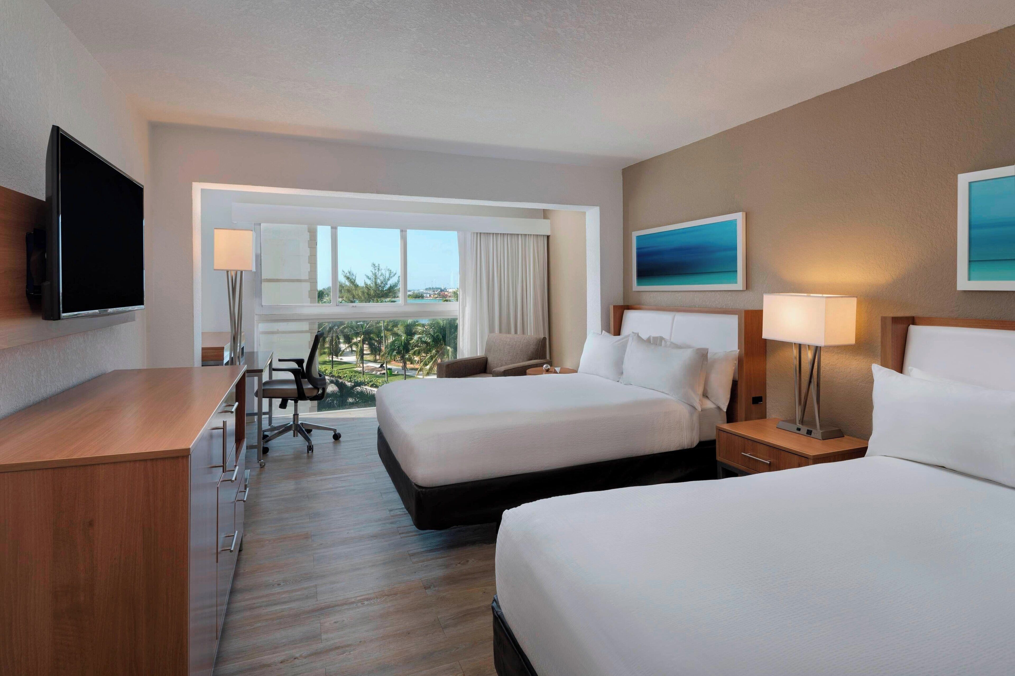 Courtyard by Marriott Nassau Downtown/Junkanoo Beach