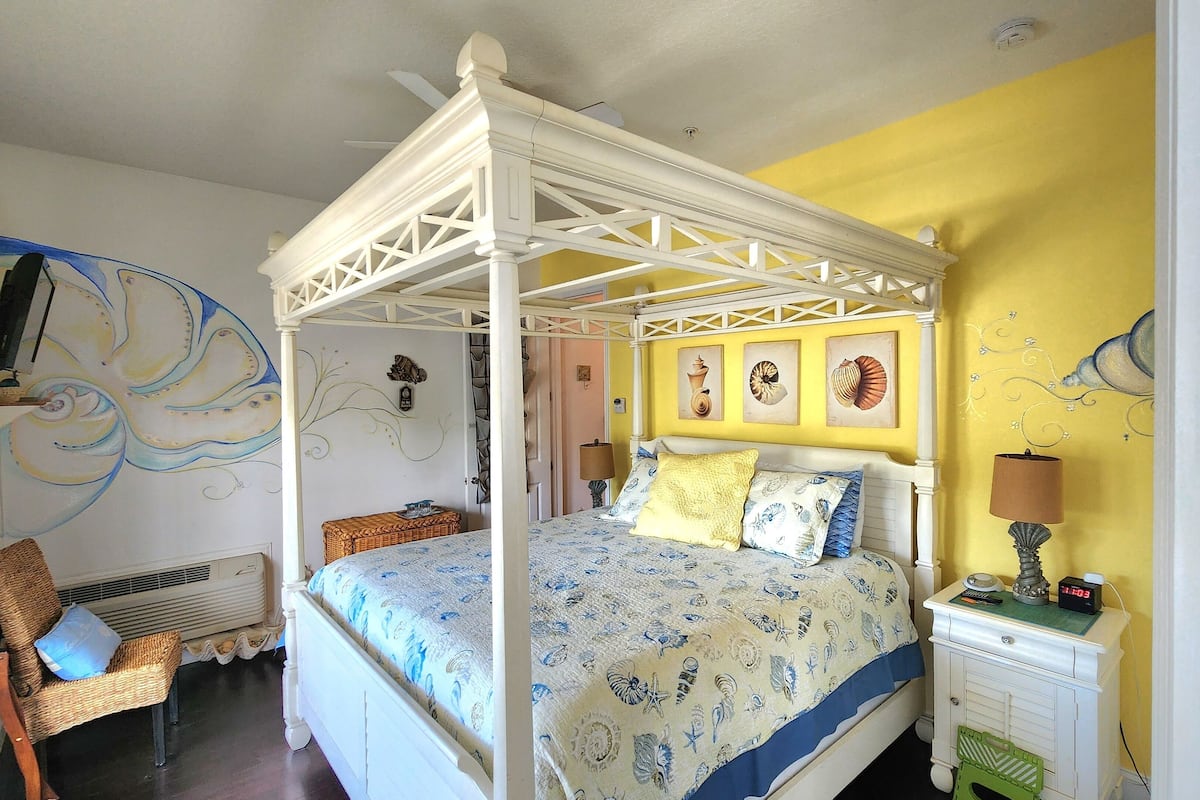 Seashell Room | Premium bedding, in-room safe, iron/ironing board, free WiFi