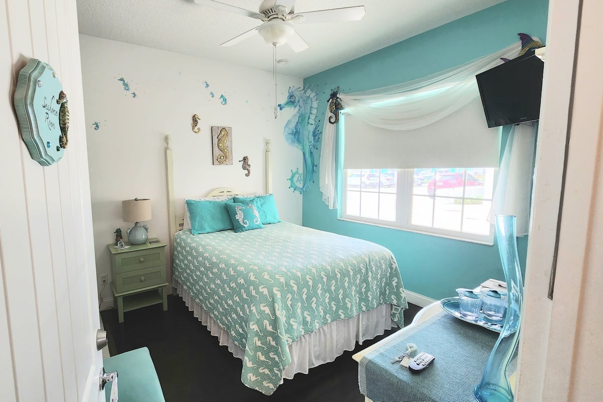 Seahorse Room | Premium bedding, in-room safe, iron/ironing board, free WiFi