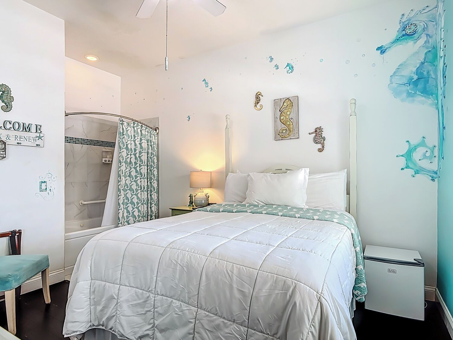 Seahorse Room | 高档床上用品、客房内保险箱、熨斗/熨衣板、免费 WiFi