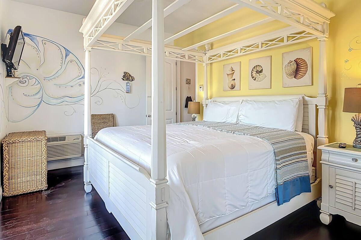 Seashell Room | Biancheria da letto di alta qualità, una cassaforte in camera