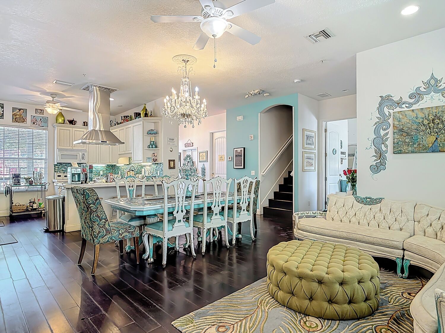 케이블 채널 시청이 가능한 20인치 평면 TV, TV