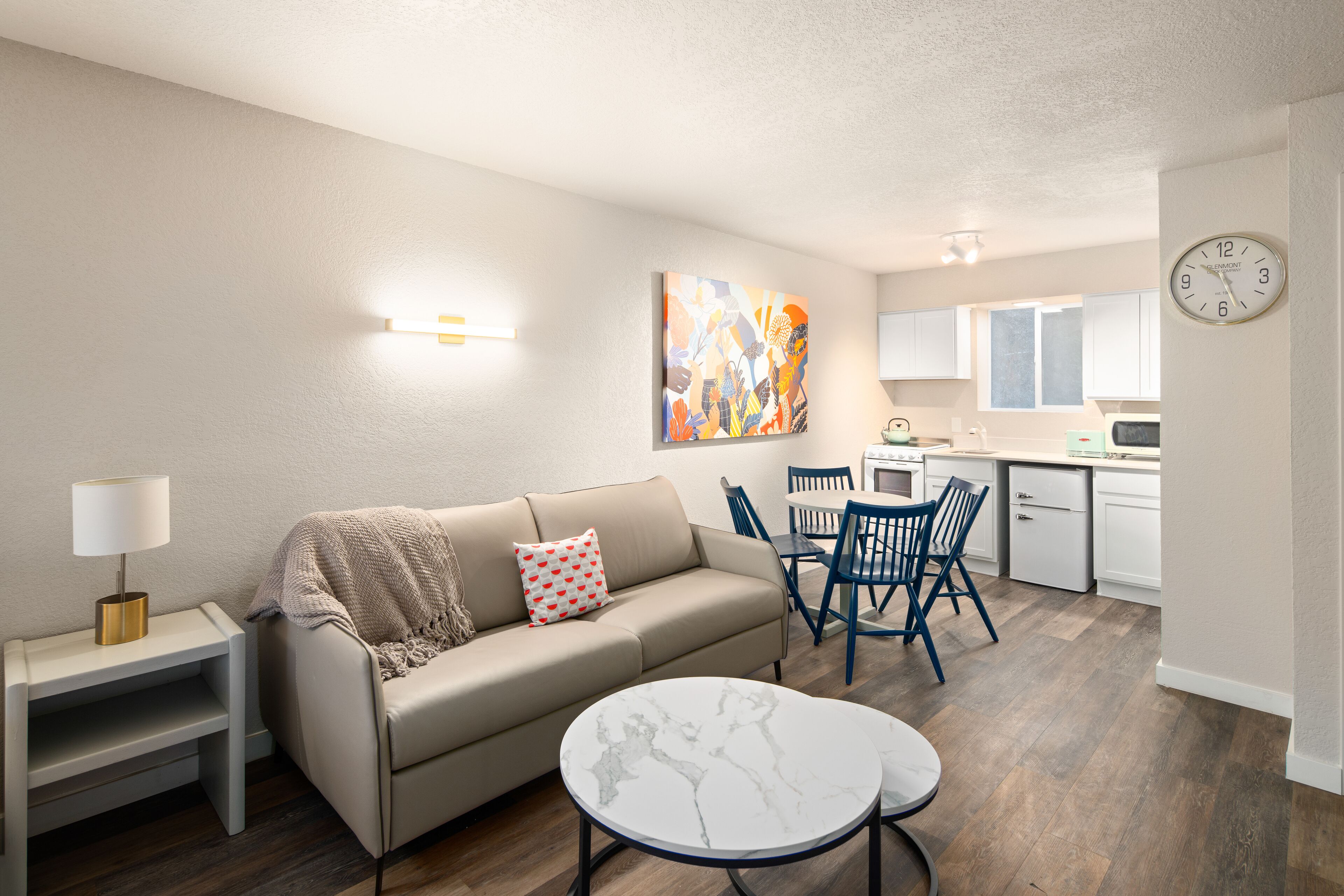 컴포트 스튜디오 스위트, 킹사이즈침대 1개 및 소파베드 | 고급 침구, 메모리폼 침대, 객실 내 금고, 책상