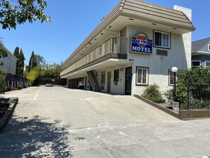 Front of property - Bayview Motel (Emeryville)