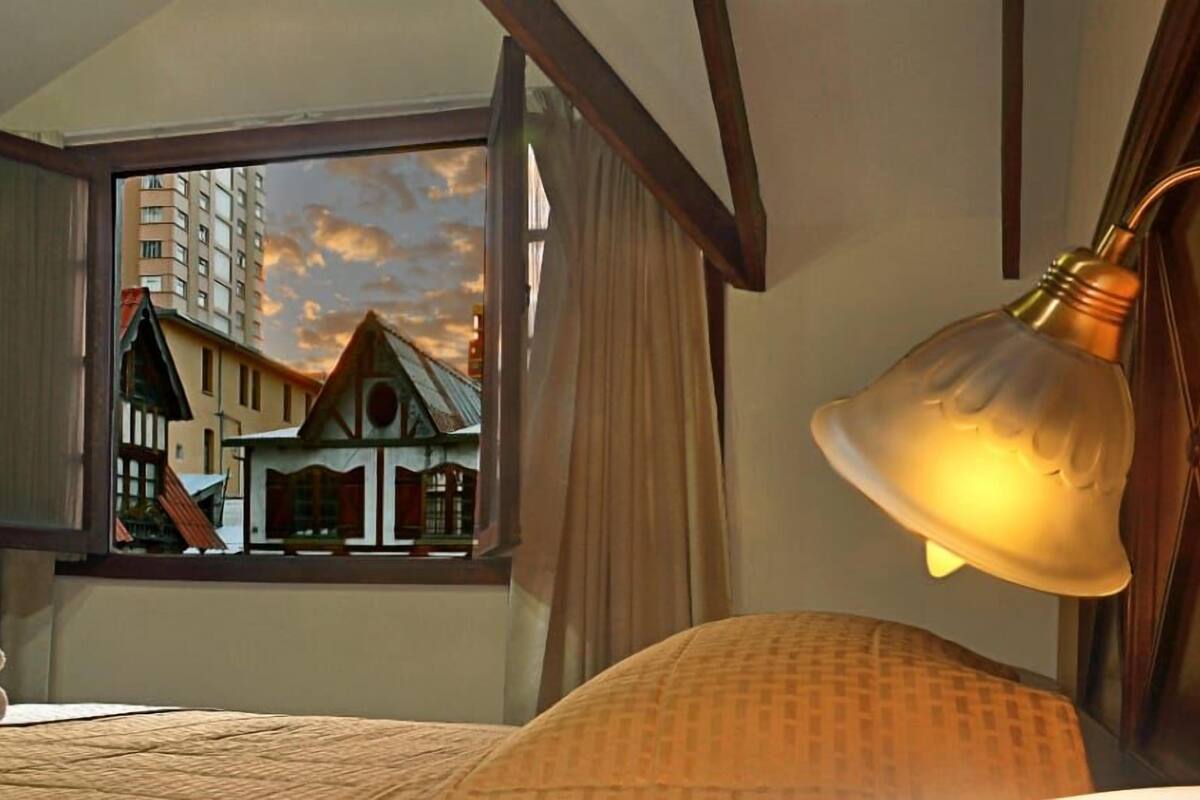 Single Room | Minibar, in-room safe, soundproofing, free cots/infant beds
