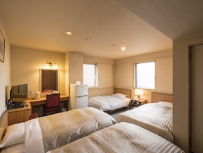 1 bedroom, in-room safe, desk, free WiFi