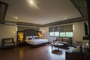 Phòng đôi Deluxe, quang cảnh biển | Bộ đồ giường cao cấp, két bảo mật tại phòng, bàn, phòng cách âm 