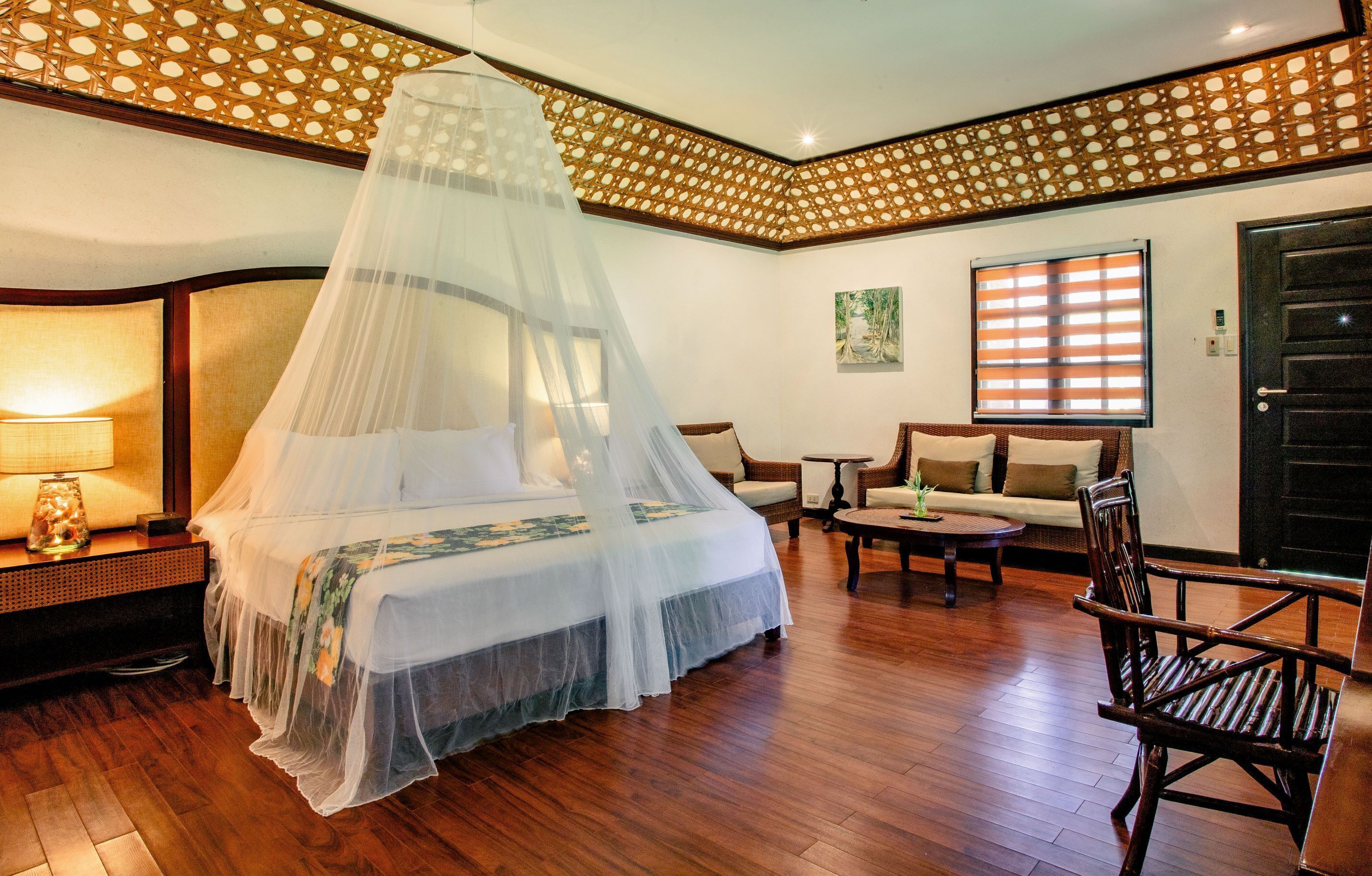 Premium bedding, in-room safe, desk, soundproofing