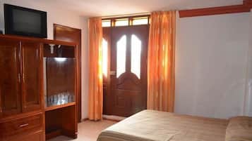 Chambre Double Standard, 2 grands lits, balcon, vue ville | Literie de qualité supérieure, bureau, Wi-Fi gratuit, draps fournis