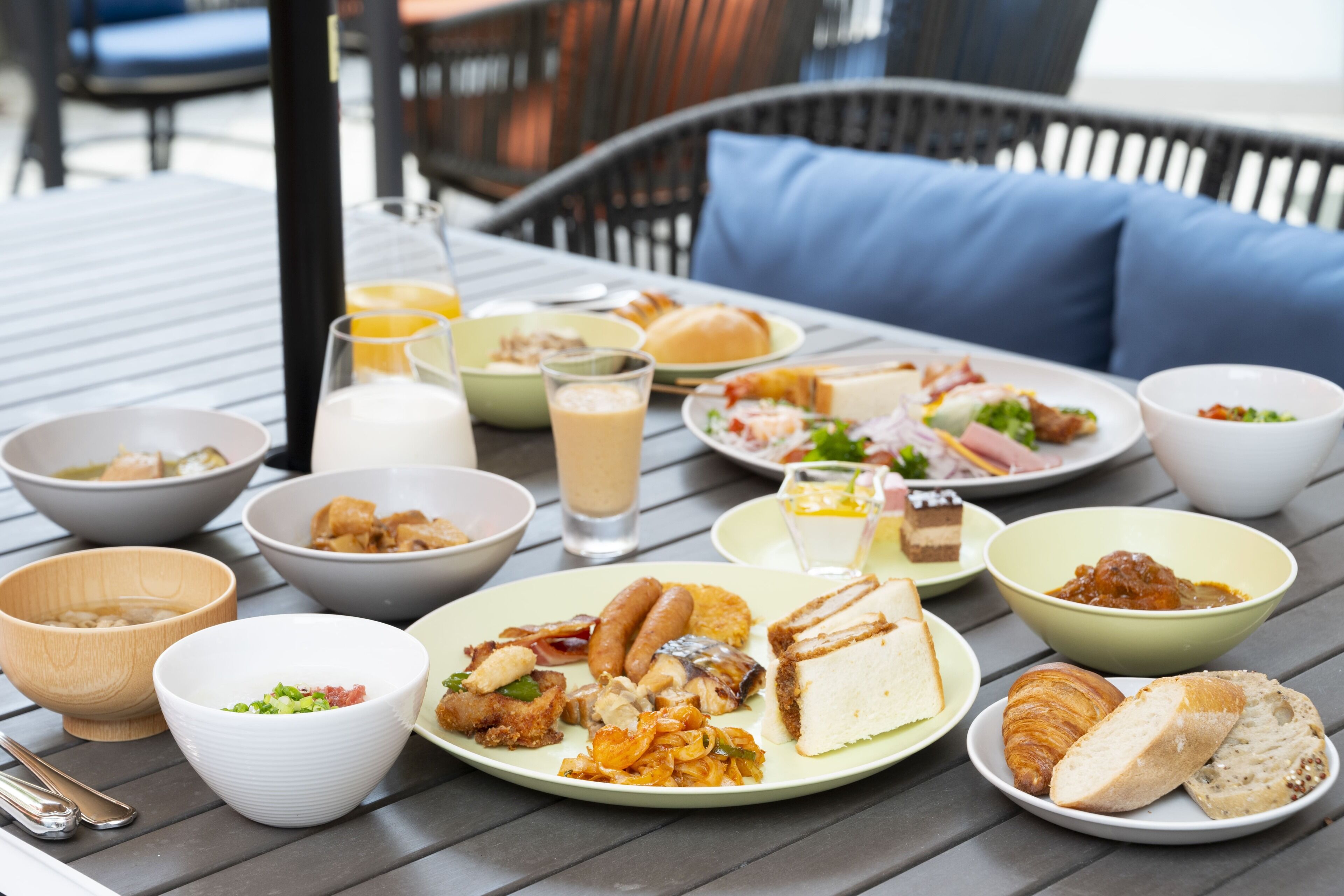 Desayuno buffet todos los días (con cargo)