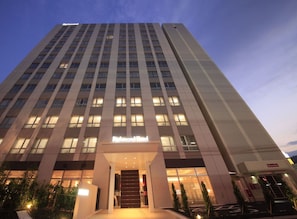 Façade de l’hébergement - soirée/nuit