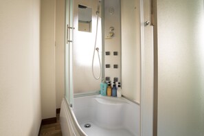 Property amenity - Tsubaki House (Sakai)