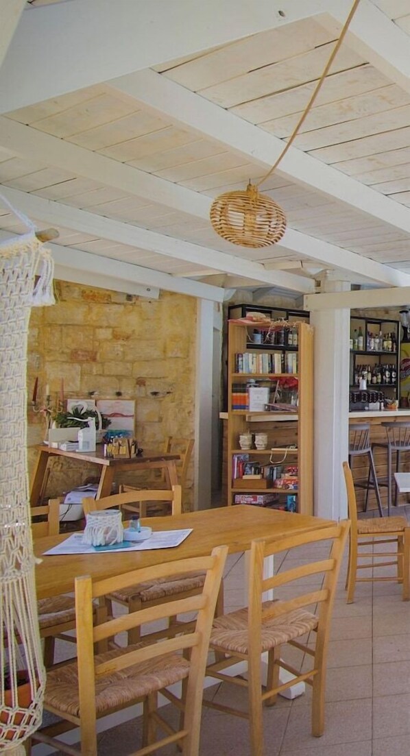 Dining - Ifigenia Apartments (Hersonissos)