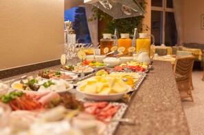 Petit déjeuner buffet compris tous les jours
