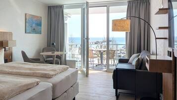 Deluxe Double Room, Sea View | Hypo-allergenic bedding, minibar, in-room safe, blackout curtains