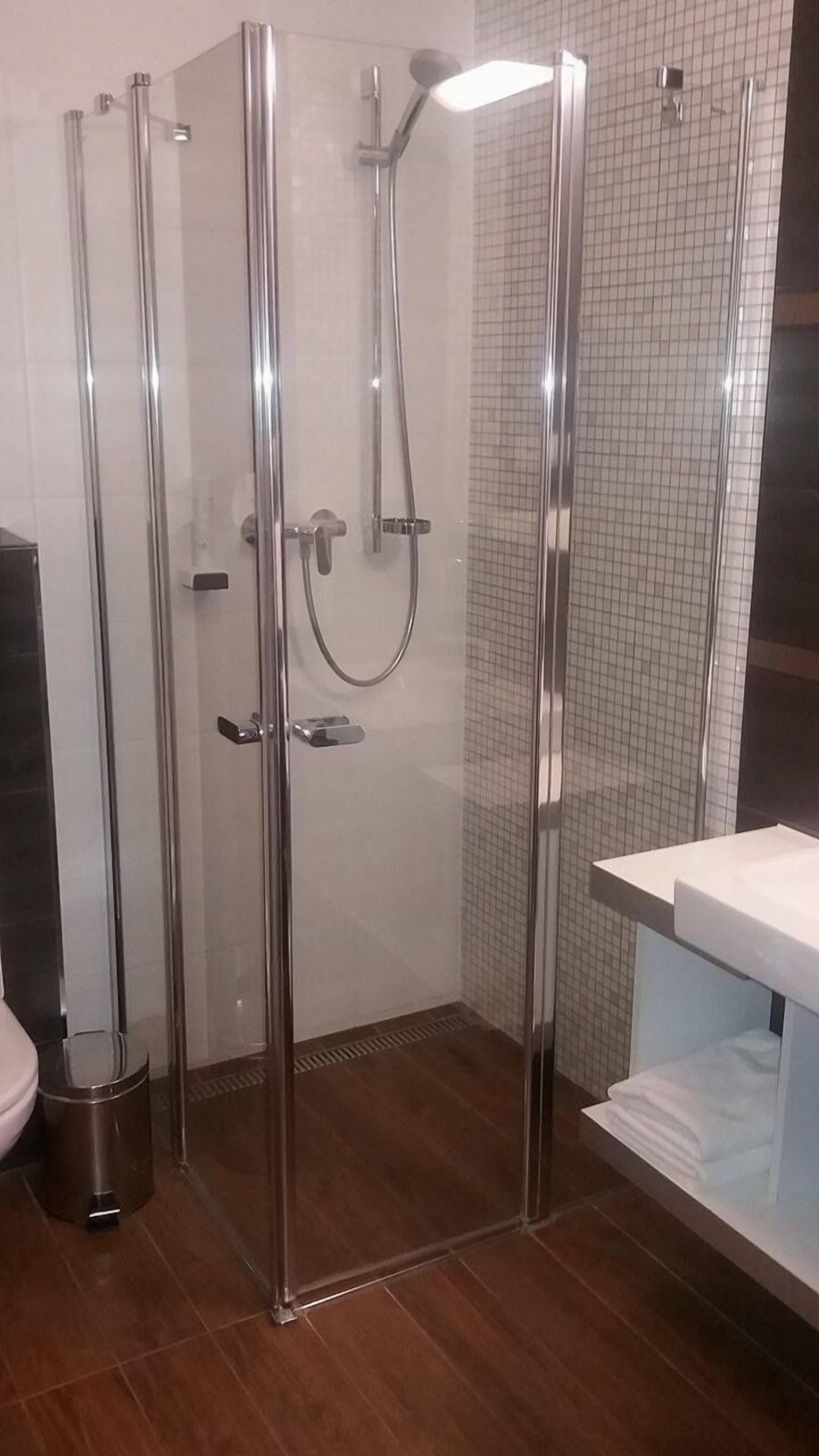 basic quadruple room, 2 bedrooms | bathroom | shower, free toiletries, hair dryer, towels